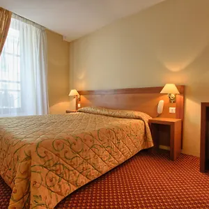 *** Hotel La Dependance Francia